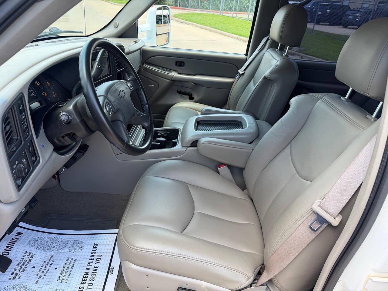 Used 2006 Chevrolet Silverado 2500 LT w/ Onstar Plus Package AWD/4WD image 31
