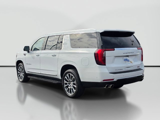 Used 2025 GMC Yukon XL Denali AWD/4WD image 3
