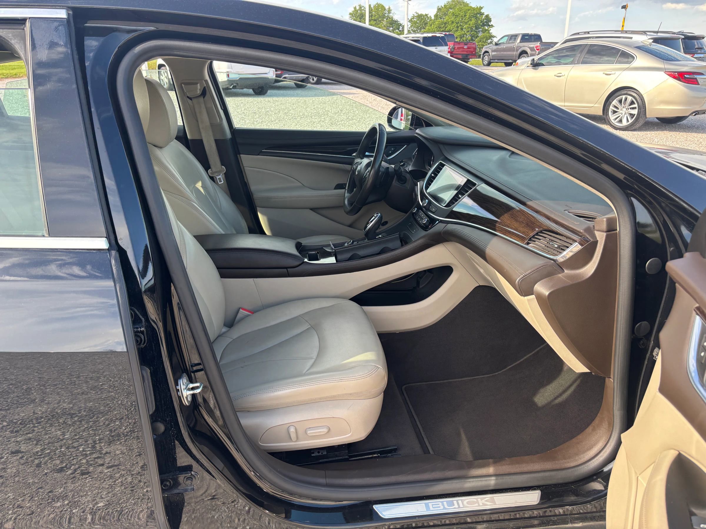 Used 2017 Buick LaCrosse Preferred FWD image 12