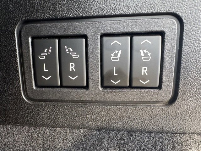 Certified 2023 Cadillac XT6 Premium Luxury w/ Technology Package image 11