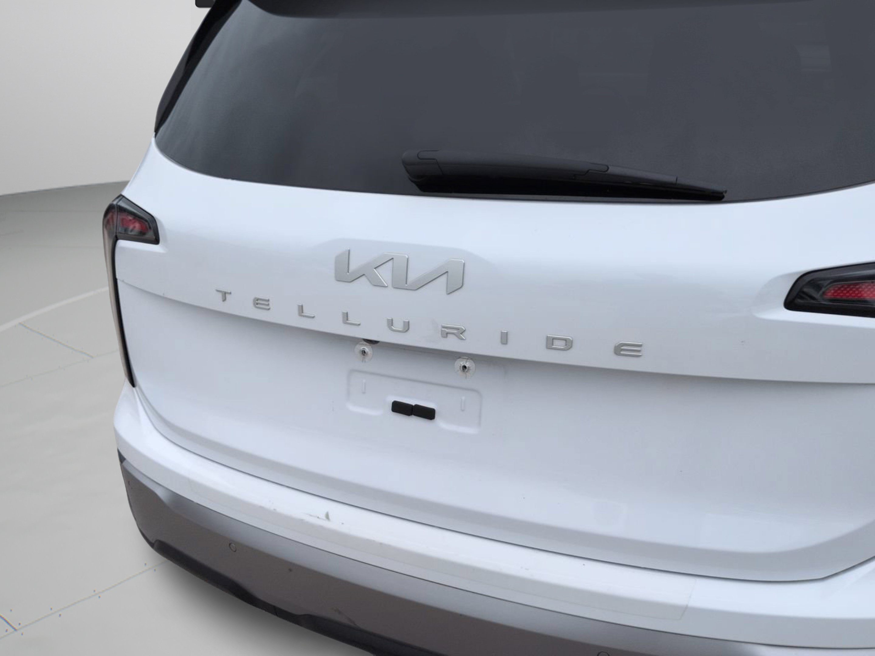 Used 2025 Kia Telluride EX w/ EX Captain's Chair Package FWD image 16