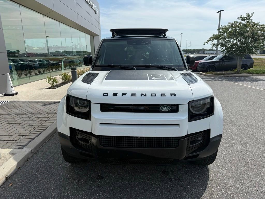 Used 2020 Land Rover Defender 110 HSE AWD/4WD image 2