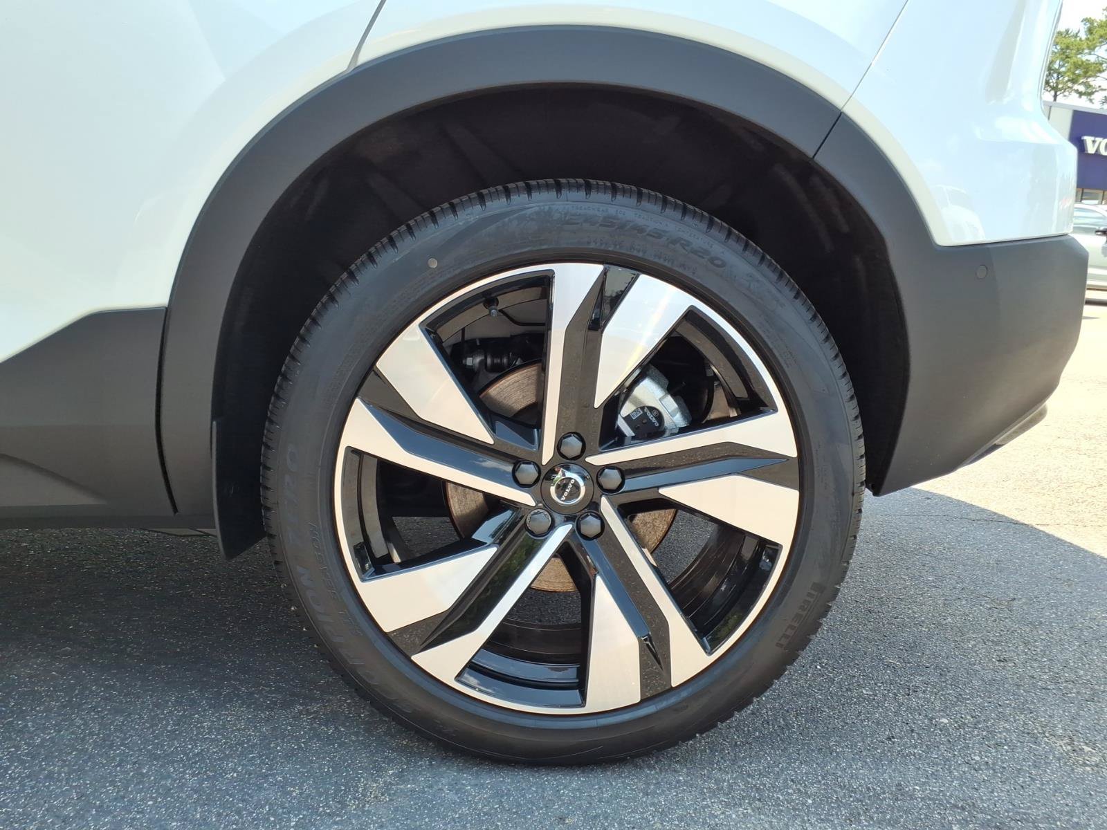 New 2026 Volvo XC40 B5 Ultra w/ Protection Package Premier AWD/4WD image 3