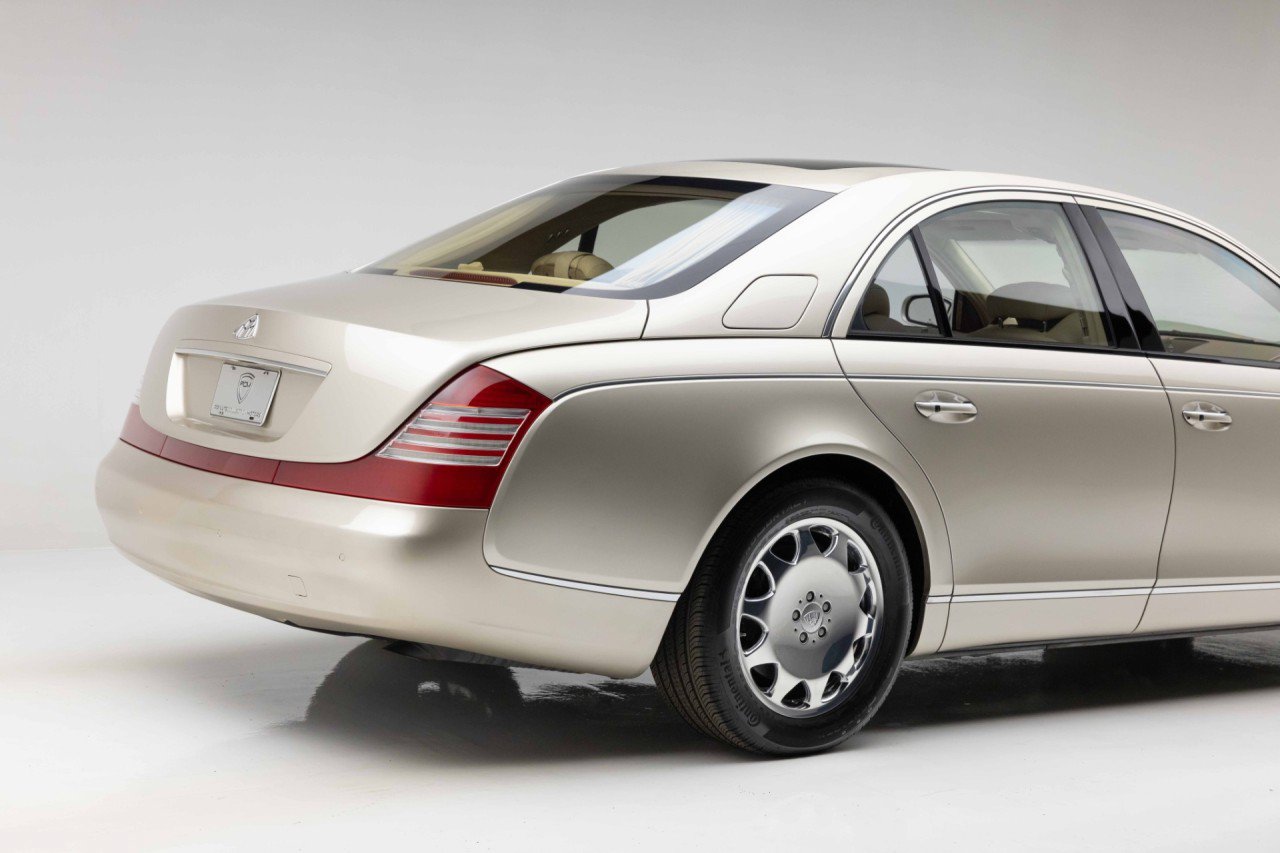 Used 2004 Maybach 57 RWD image 27