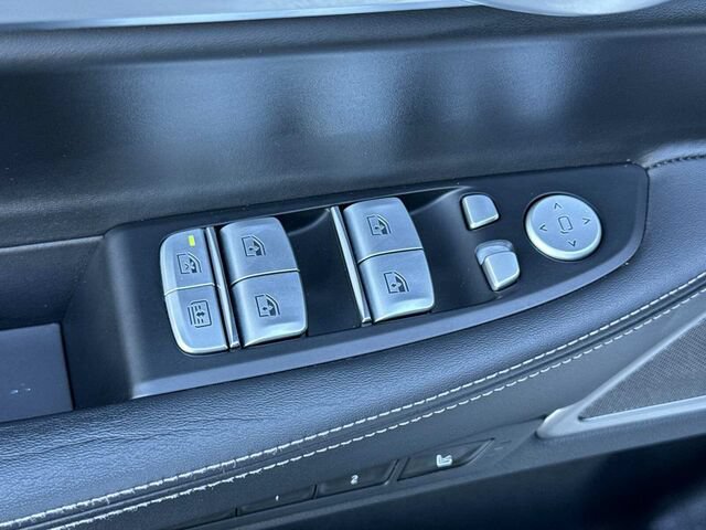 Used 2019 BMW 750i w/ Executive Package RWD image 14