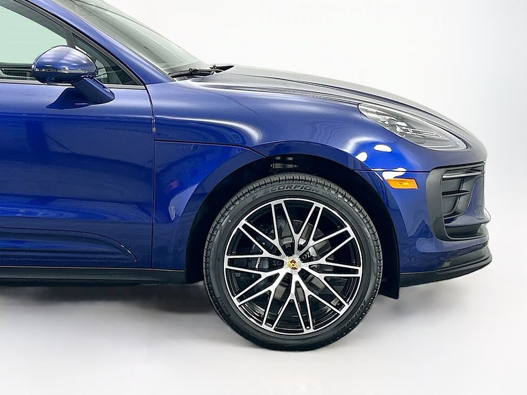 Used 2026 Porsche Macan AWD/4WD image 11
