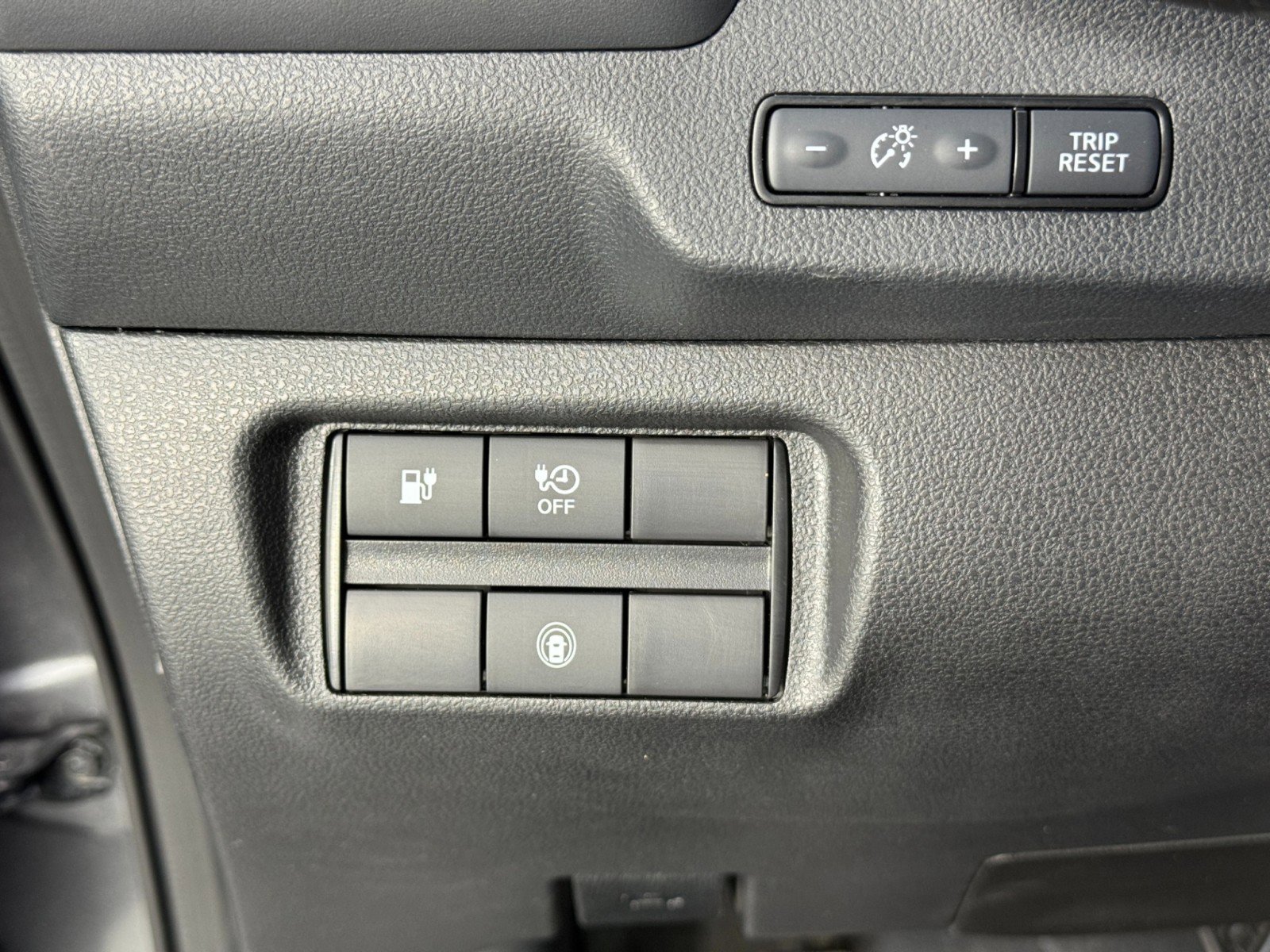 Used 2025 Nissan Leaf S image 16