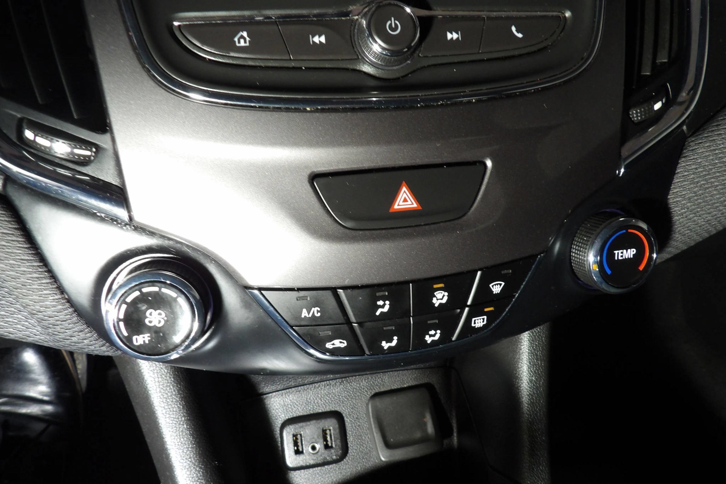 Used 2019 Chevrolet Cruze LS FWD image 11