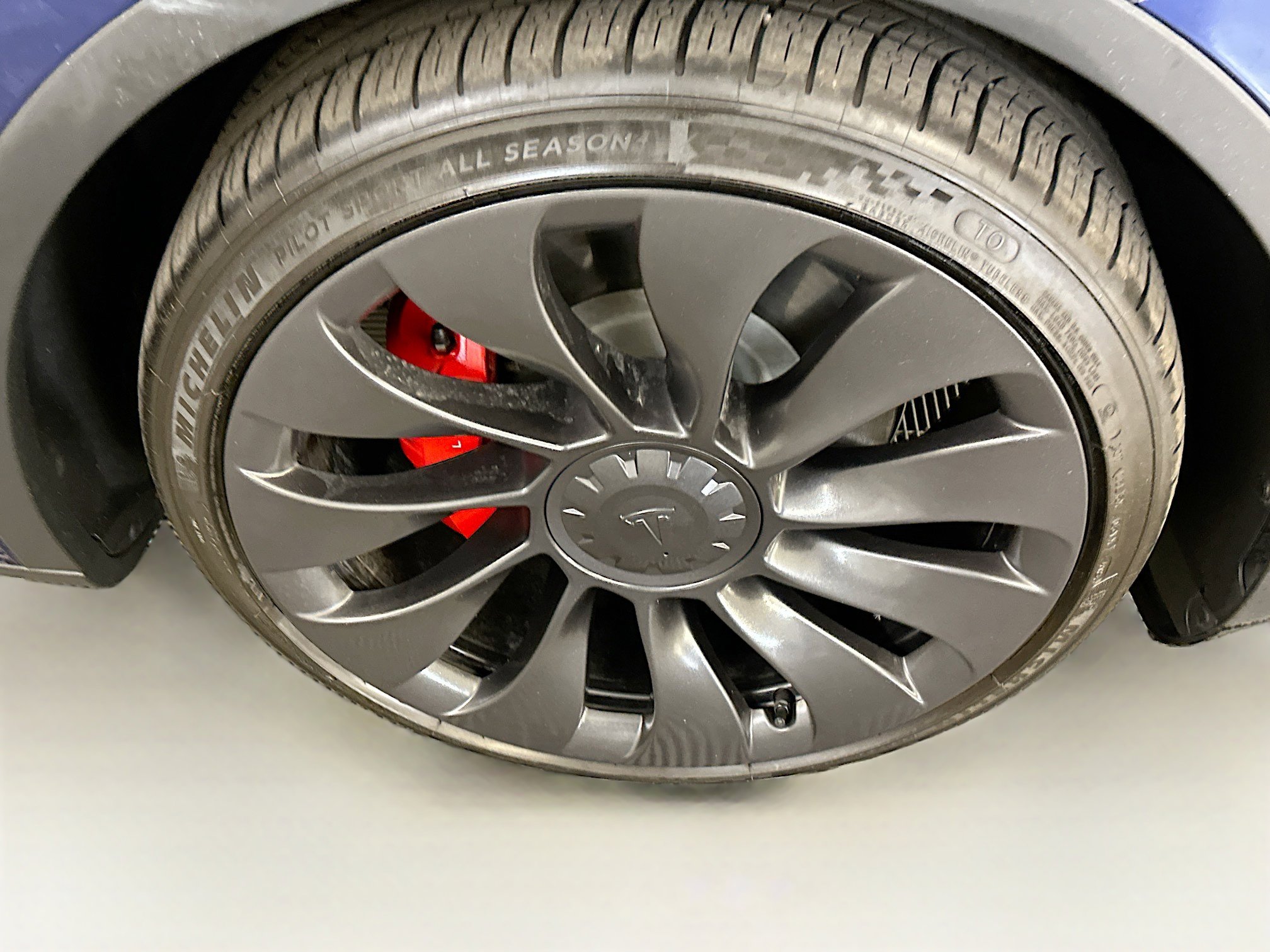 Used 2023 Tesla Model Y Performance image 11