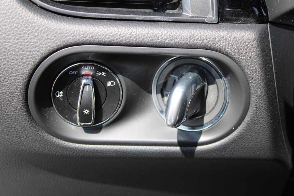 Used 2024 Porsche Macan image 25