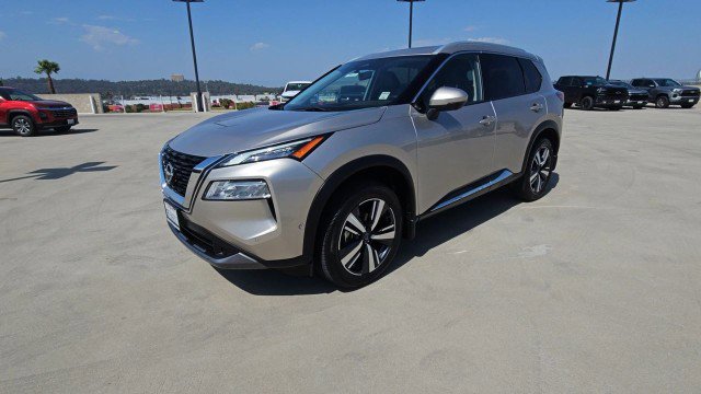 Used 2023 Nissan Rogue SL w/ SL Premium Package FWD image 4