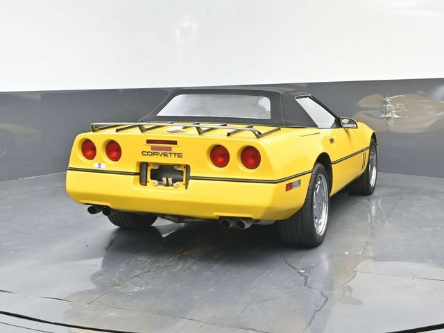 Used 1990 Chevrolet Corvette Convertible RWD image 17
