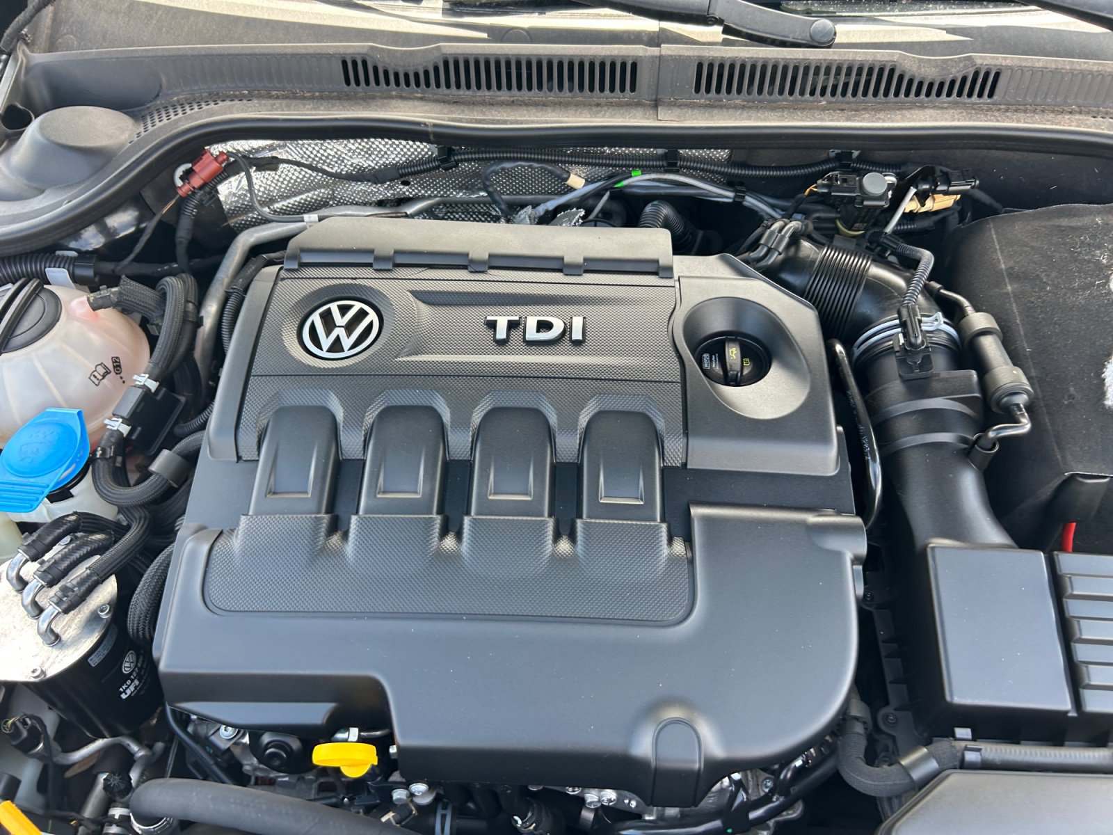 Used 2015 Volkswagen Jetta TDI SE FWD image 20