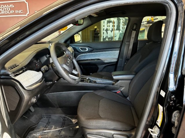 Used 2025 Jeep Compass Sport image 19