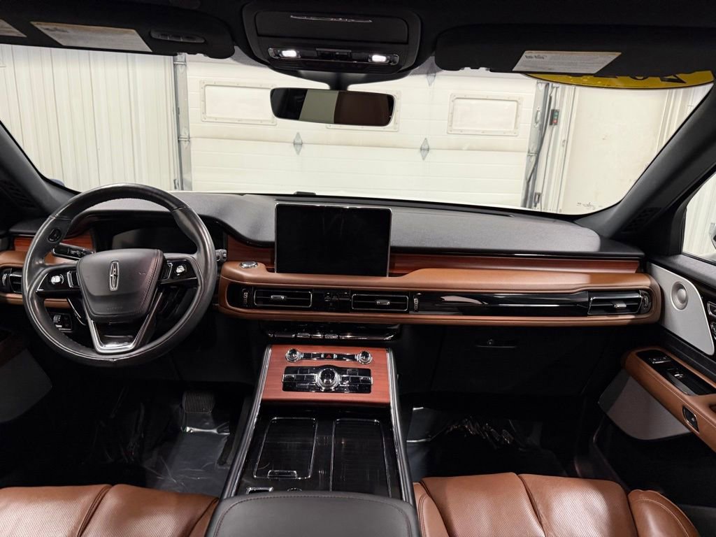 Used 2023 Lincoln Aviator Reserve w/ Equipment Group 201A image 26
