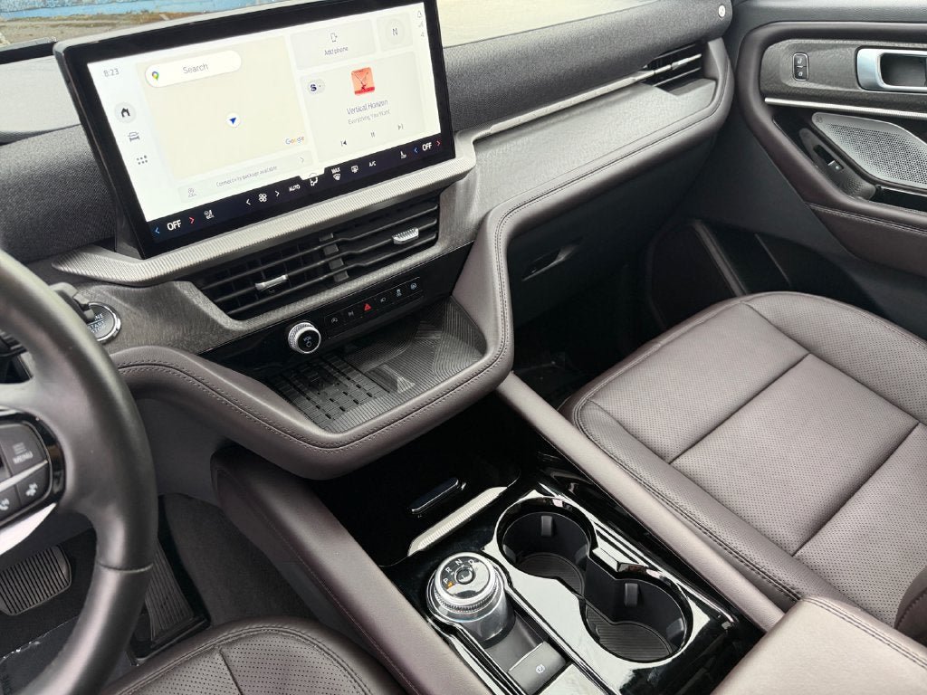 Certified 2025 Ford Explorer Platinum w/ Ultimate Package AWD/4WD image 19