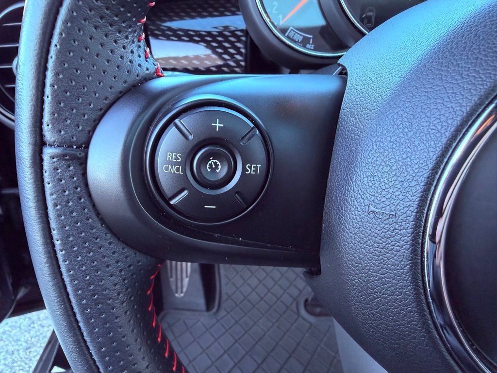 Used 2018 MINI Cooper S image 19