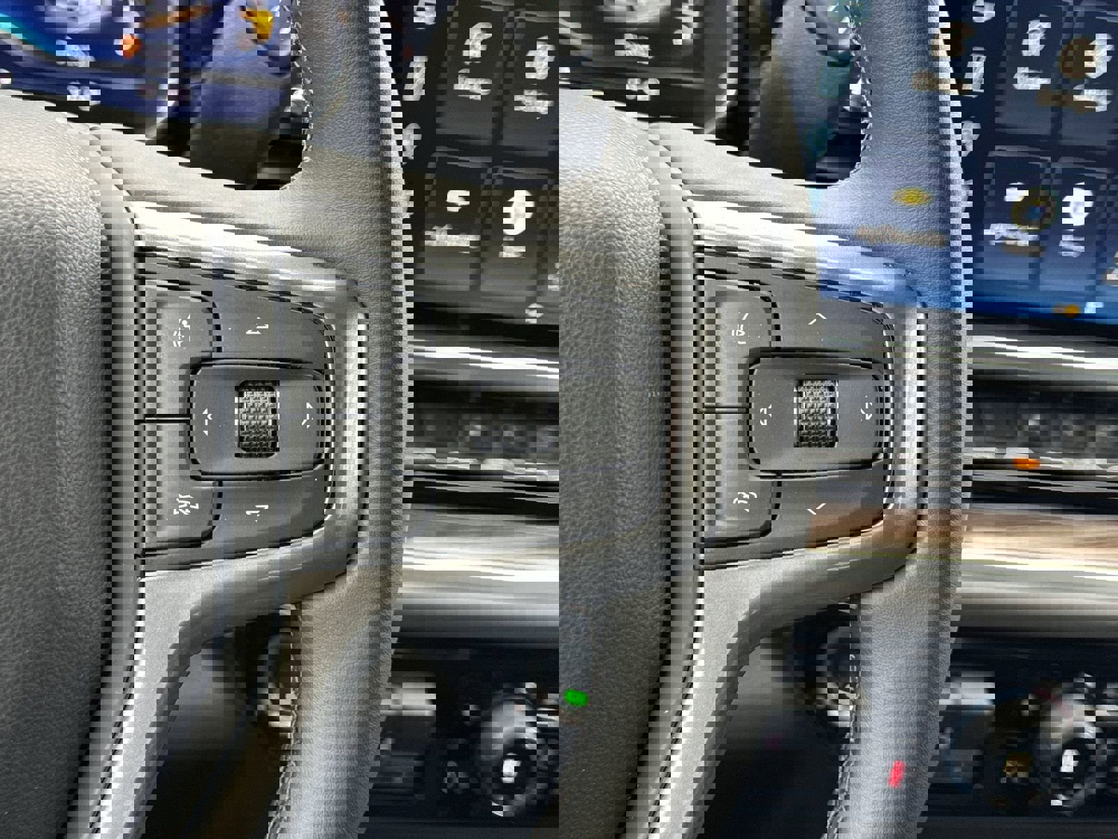 Used 2025 Chevrolet Silverado 1500 LT image 20