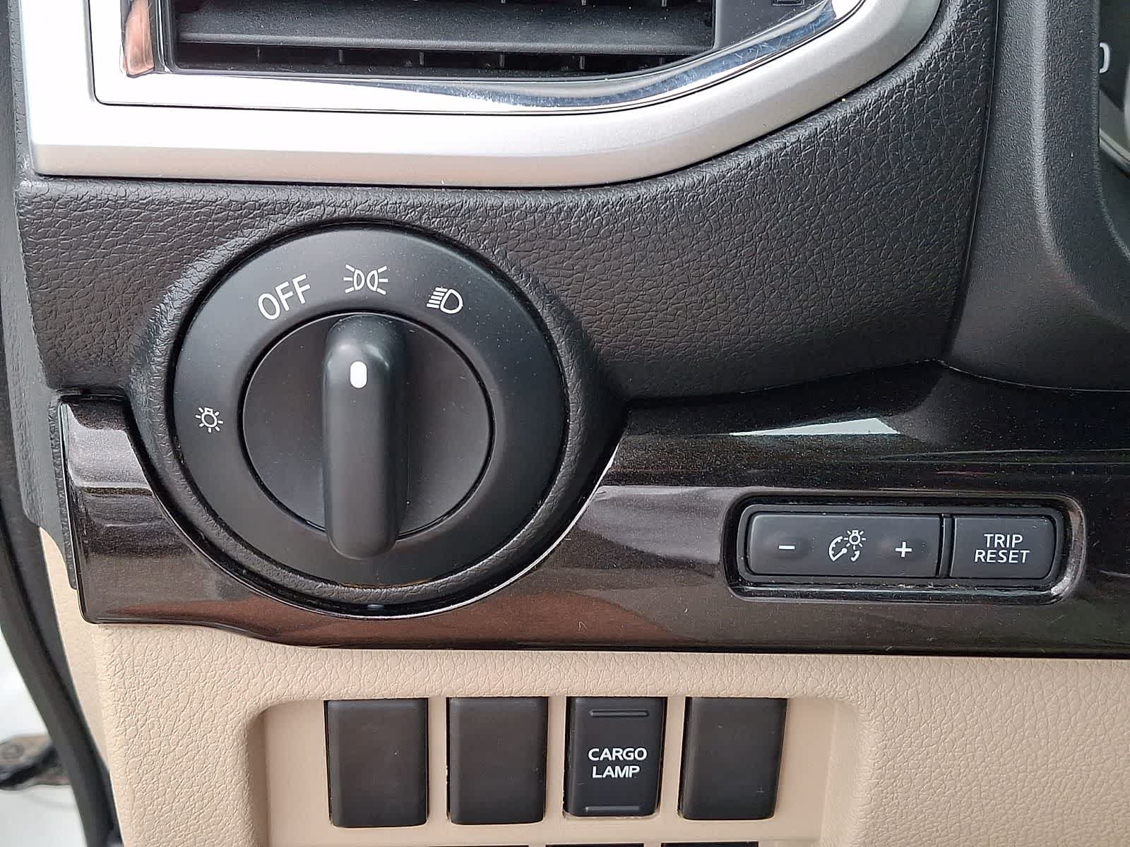 Used 2017 Nissan Titan XD AWD/4WD image 27
