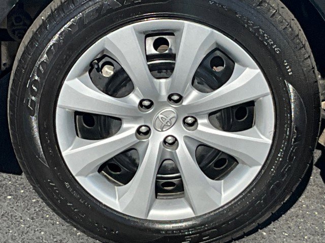 Used 2023 Toyota Corolla LE image 9