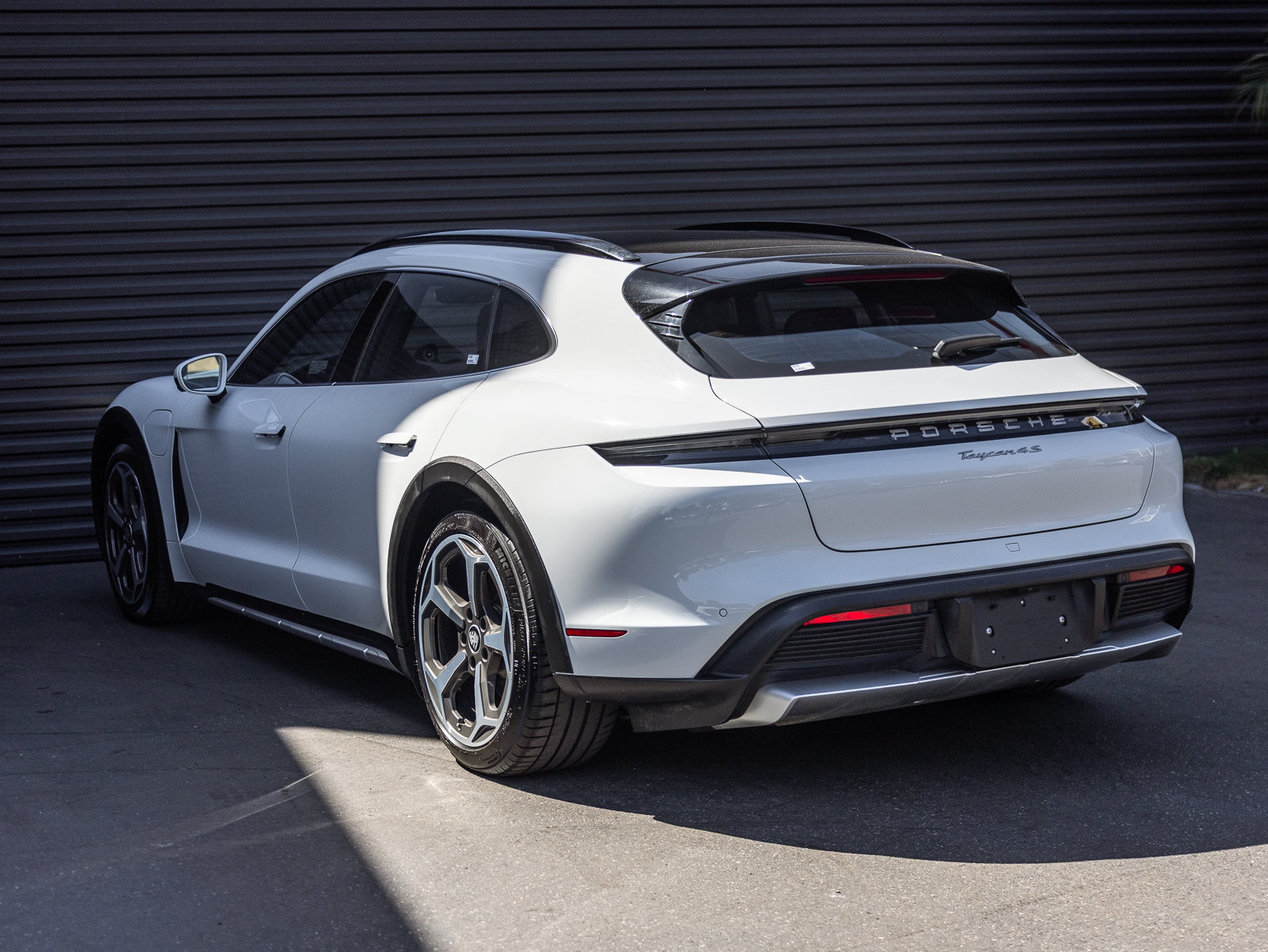 Certified 2024 Porsche Taycan 4S AWD/4WD image 3