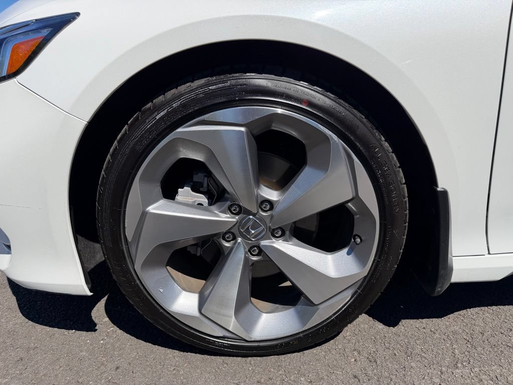 Used 2018 Honda Accord Touring image 11