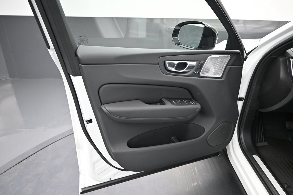 New 2026 Volvo XC60 T8 Ultra w/ Climate Package AWD/4WD image 9