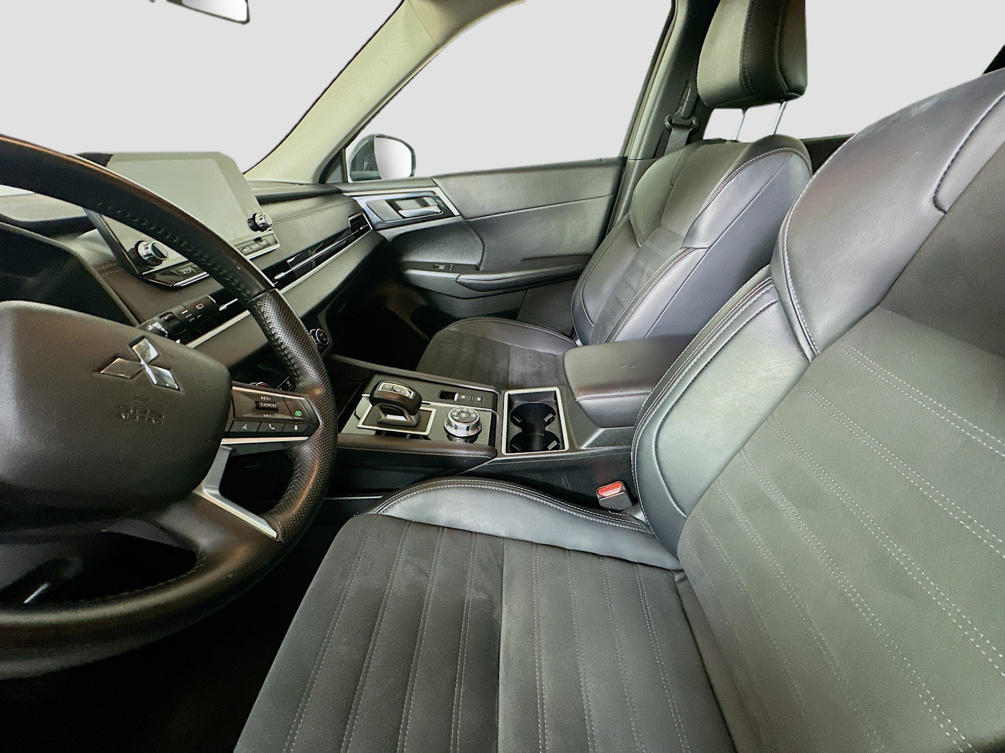 Used 2024 Mitsubishi Outlander SE AWD/4WD image 13