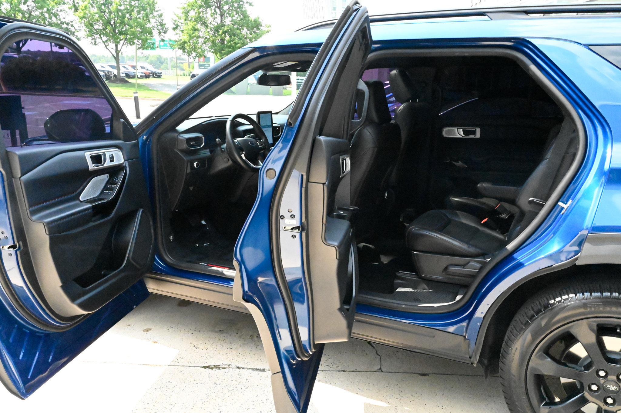 Used 2023 Ford Explorer ST w/ Equipment Group 401A AWD/4WD image 35