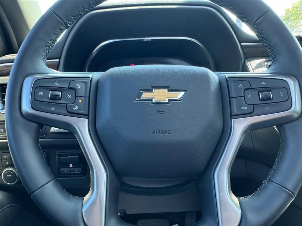 Used 2024 Chevrolet Suburban Premier w/ Premium Package AWD/4WD image 22
