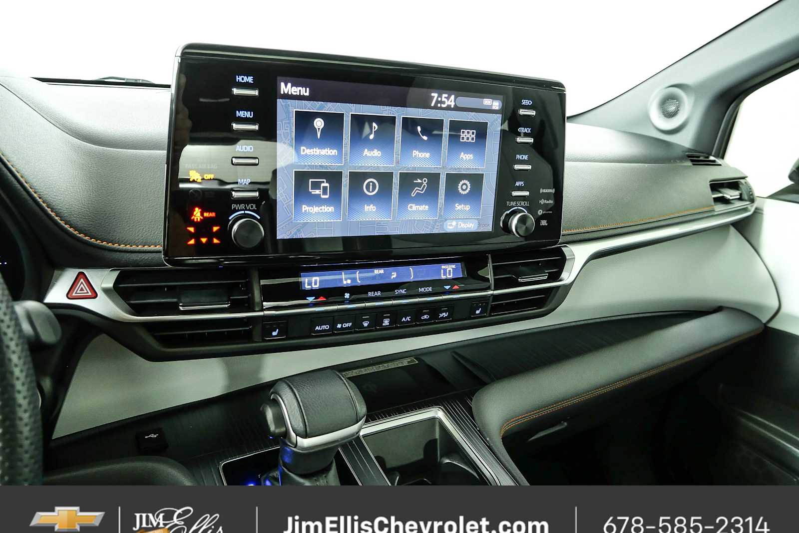 Used 2021 Toyota Sienna XSE w/ XSE Plus Package FWD image 12