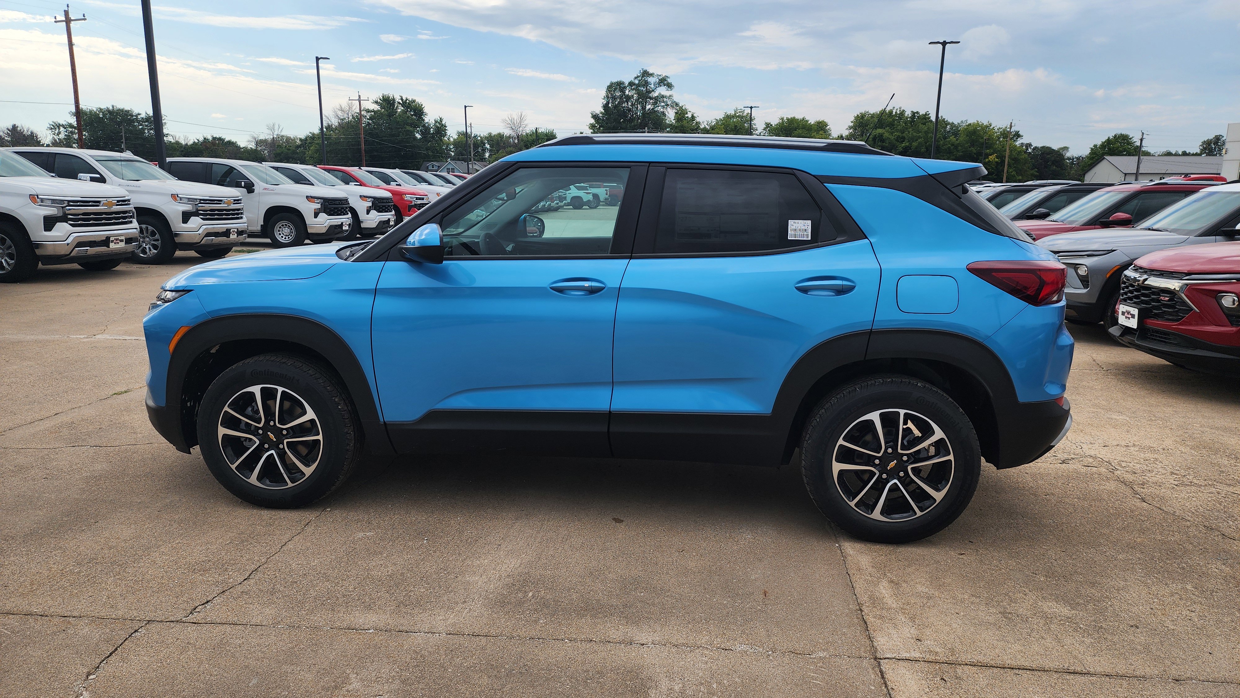 New 2026 Chevrolet TrailBlazer LT w/ Convenience Package AWD/4WD image 8