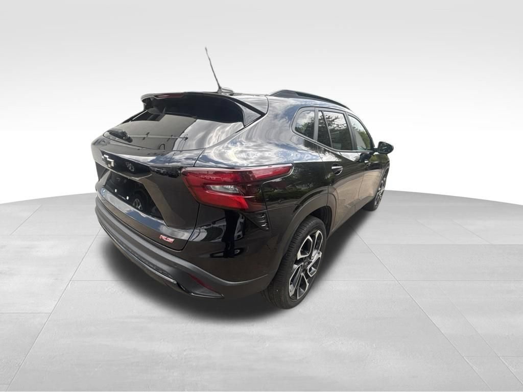 Used 2025 Chevrolet Trax RS w/ Sunroof Package FWD image 7