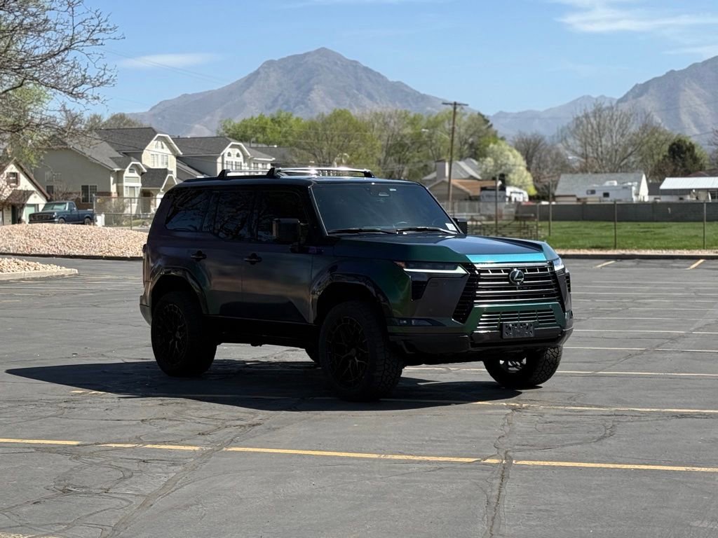 Used 2024 Lexus GX 550 w/ Accessory Package (Z1) image 3