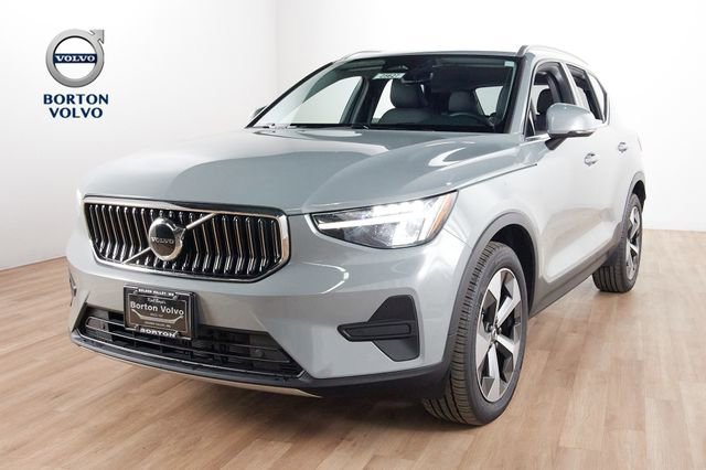 Certified 2025 Volvo XC40 B5 Core w/ Protection Package Premier image 1
