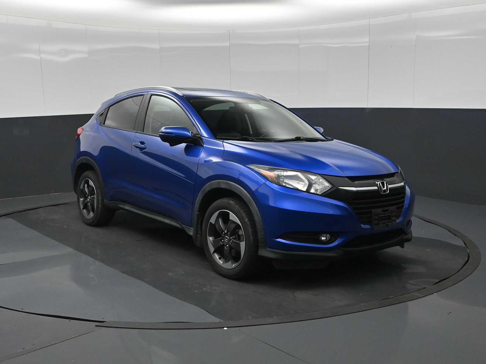 Used 2018 Honda HR-V EX-L image 2