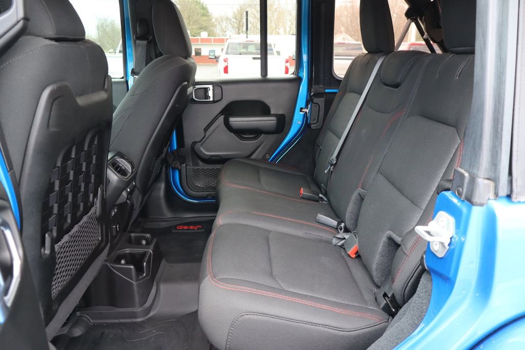 Used 2022 Jeep Wrangler Unlimited Rubicon w/ Cold Weather Group image 26