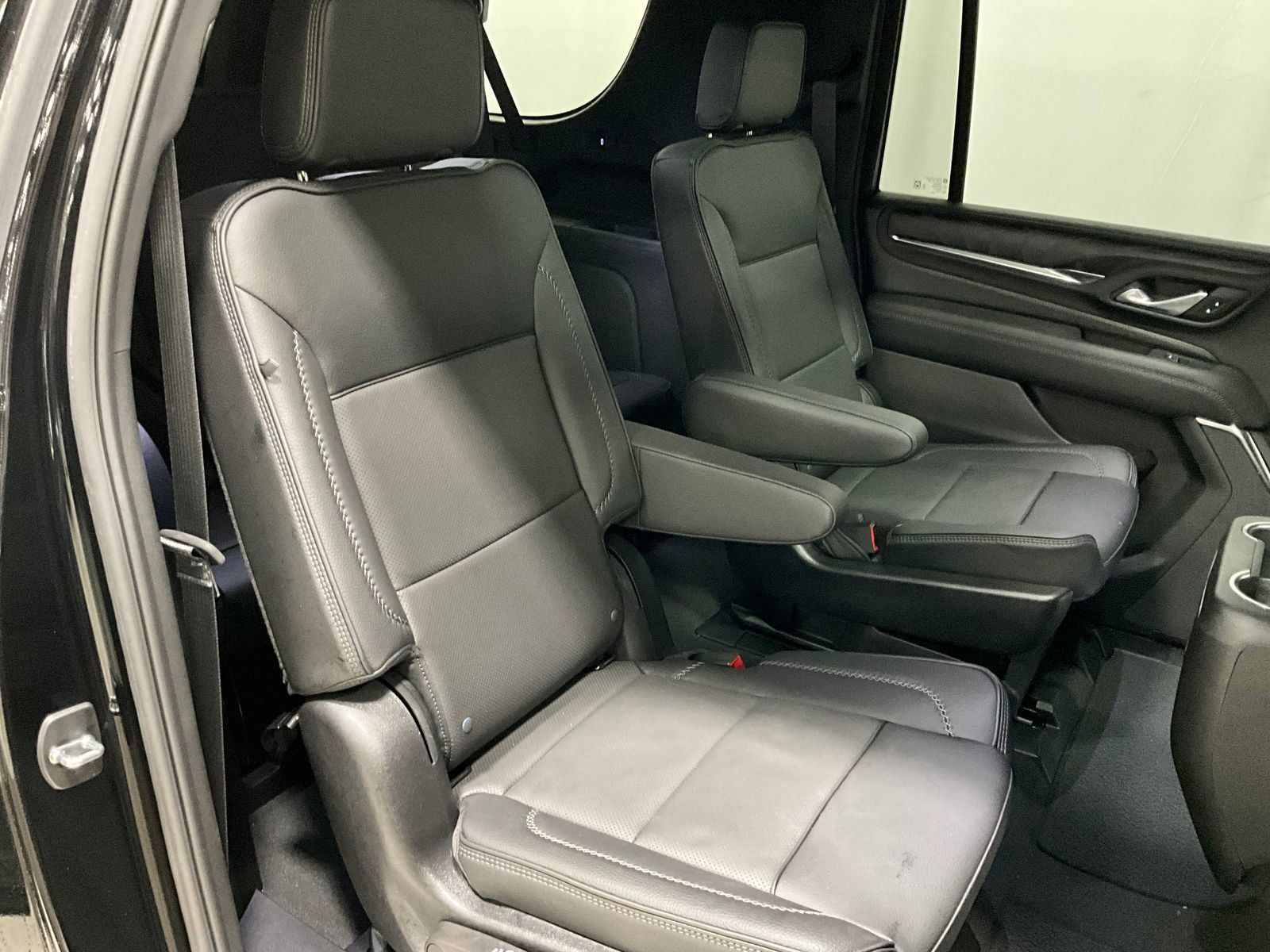 Used 2024 GMC Yukon XL Denali w/ Advanced Technology Package AWD/4WD image 24