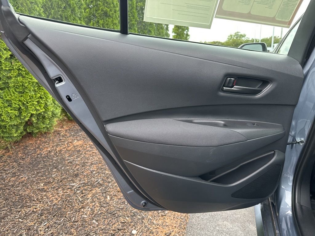 Certified 2025 Toyota Corolla LE FWD image 9