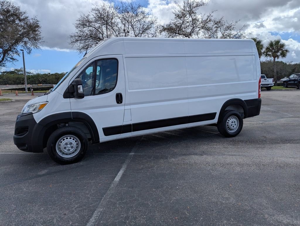 Used 2025 RAM ProMaster 2500 w/ Convenience Group image 9