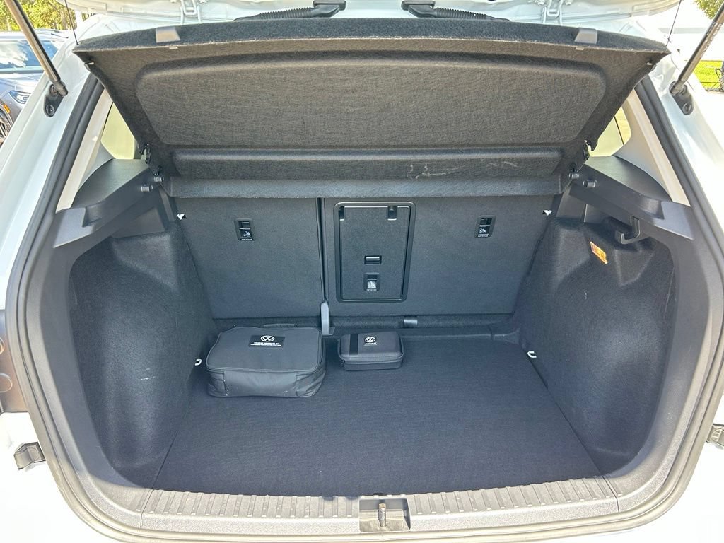 Certified 2023 Volkswagen Taos SE w/ Panoramic Sunroof Package FWD image 43
