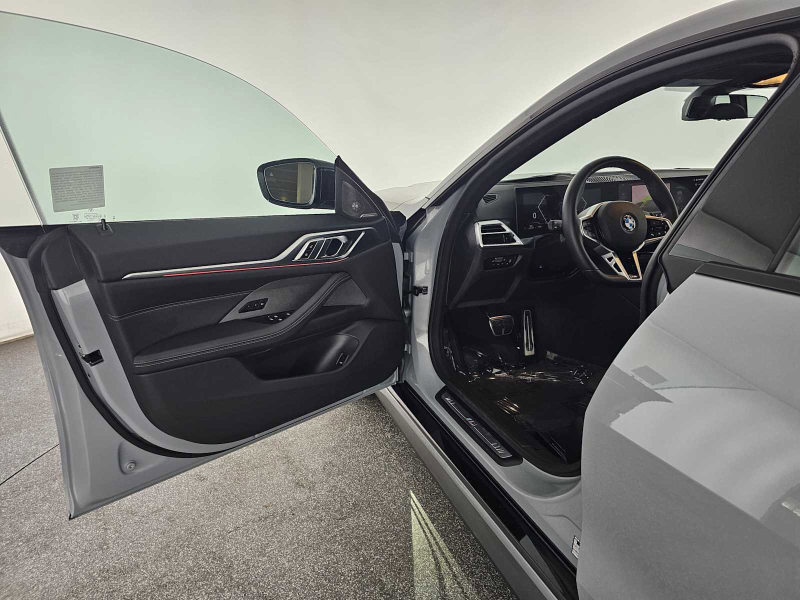 Used 2025 BMW 430i xDrive w/ M Sport Package image 19