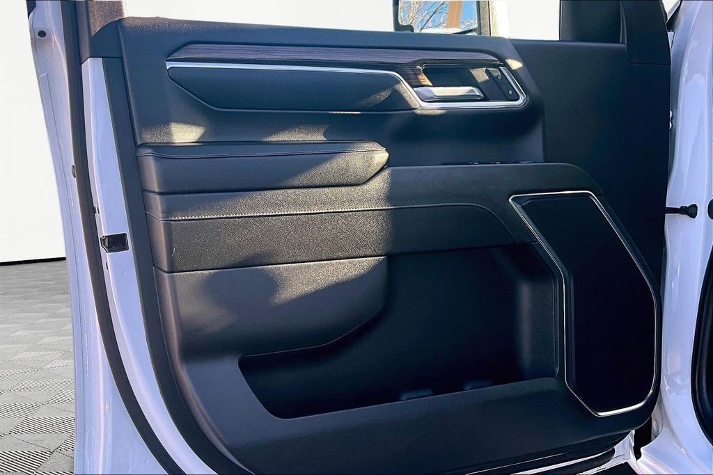 Used 2024 Chevrolet Silverado 2500 LT image 23