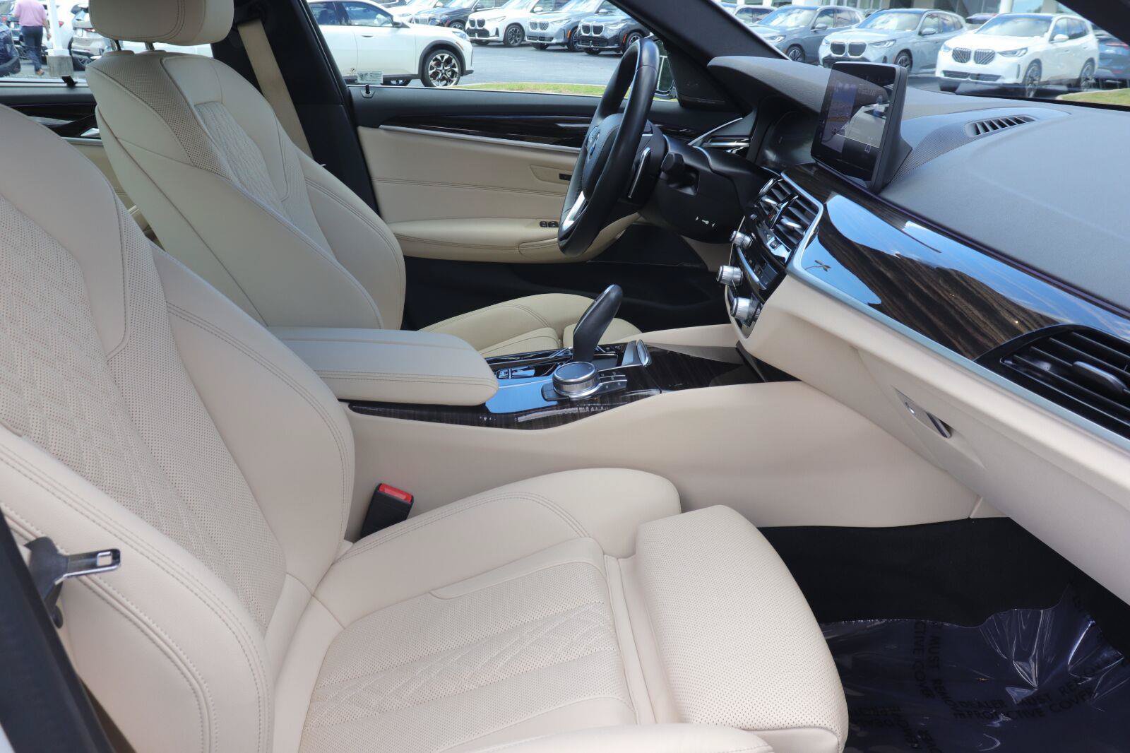 Used 2023 BMW 540i w/ Premium Package RWD image 16