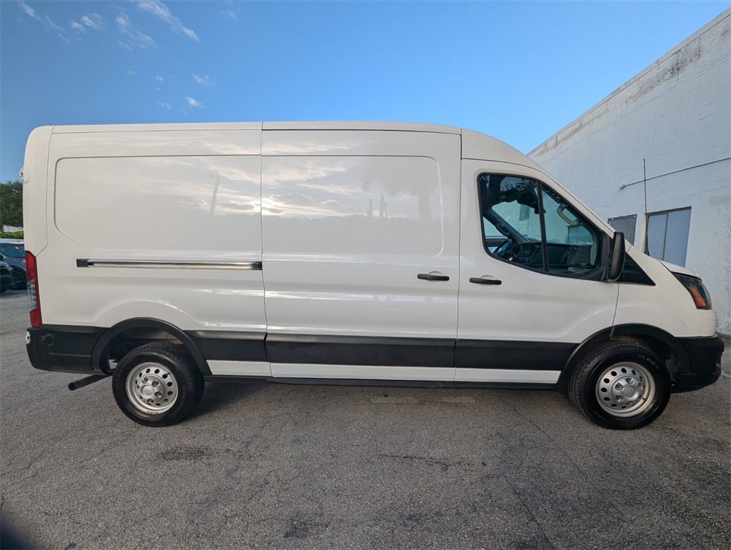 Used 2024 Ford Transit 250 148 Medium Roof Extended AWD image 4