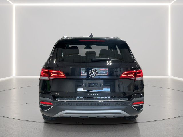 Certified 2023 Volkswagen Taos SE w/ Panoramic Sunroof Package AWD/4WD image 4