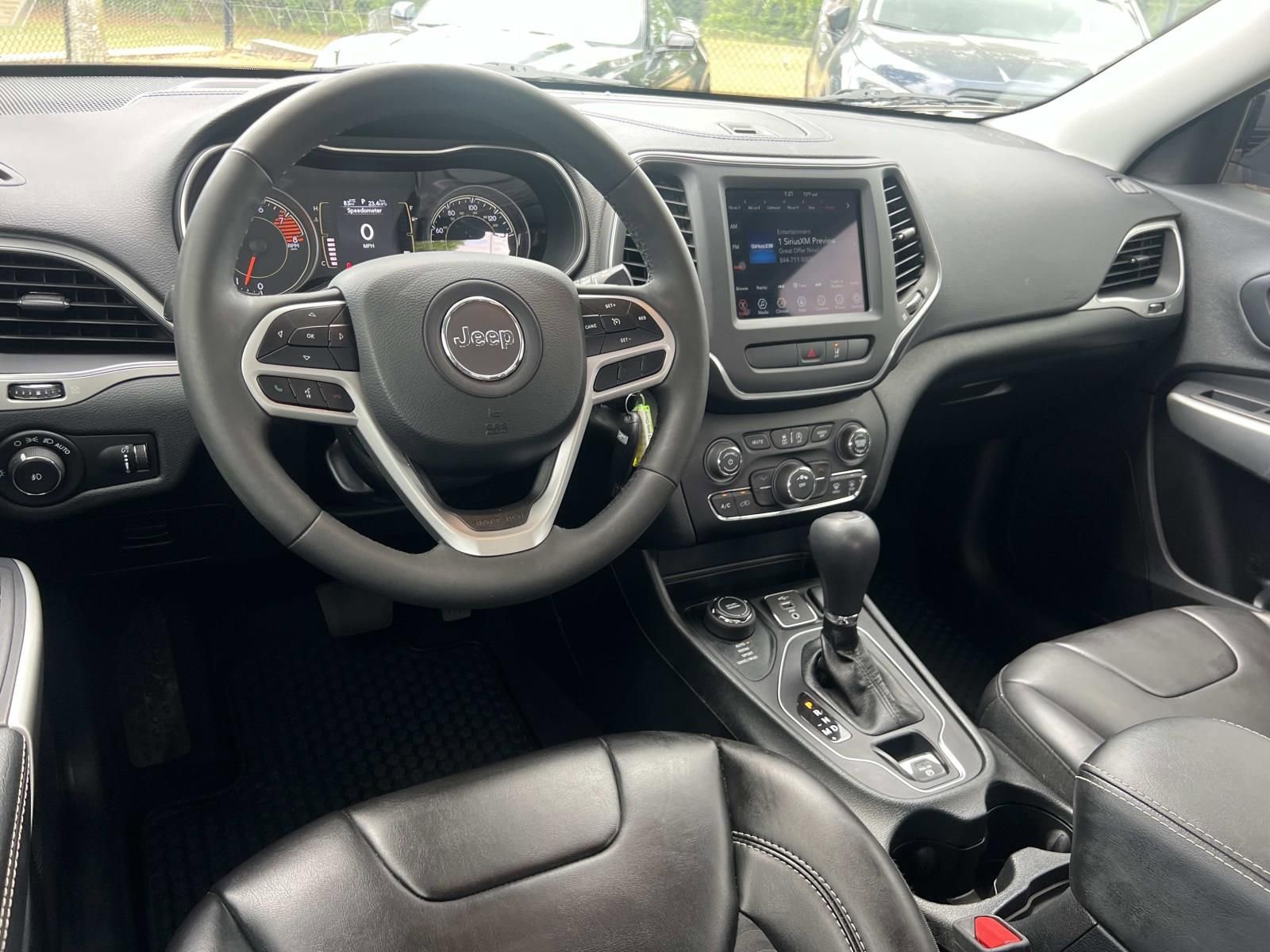Used 2022 Jeep Cherokee Latitude AWD/4WD image 22