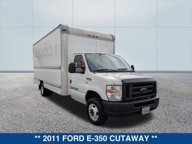 Used 2011 Ford E-350 and Econoline 350 Super Duty RWD image 6