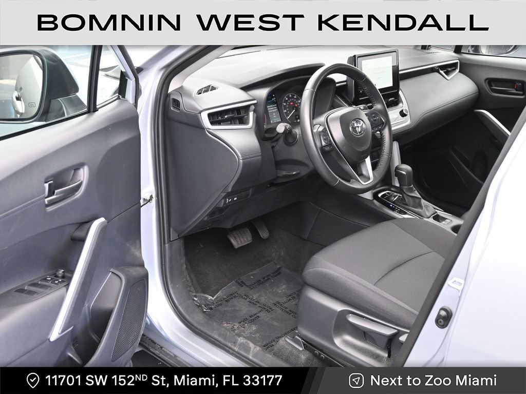 Used 2024 Toyota Corolla Cross LE image 11