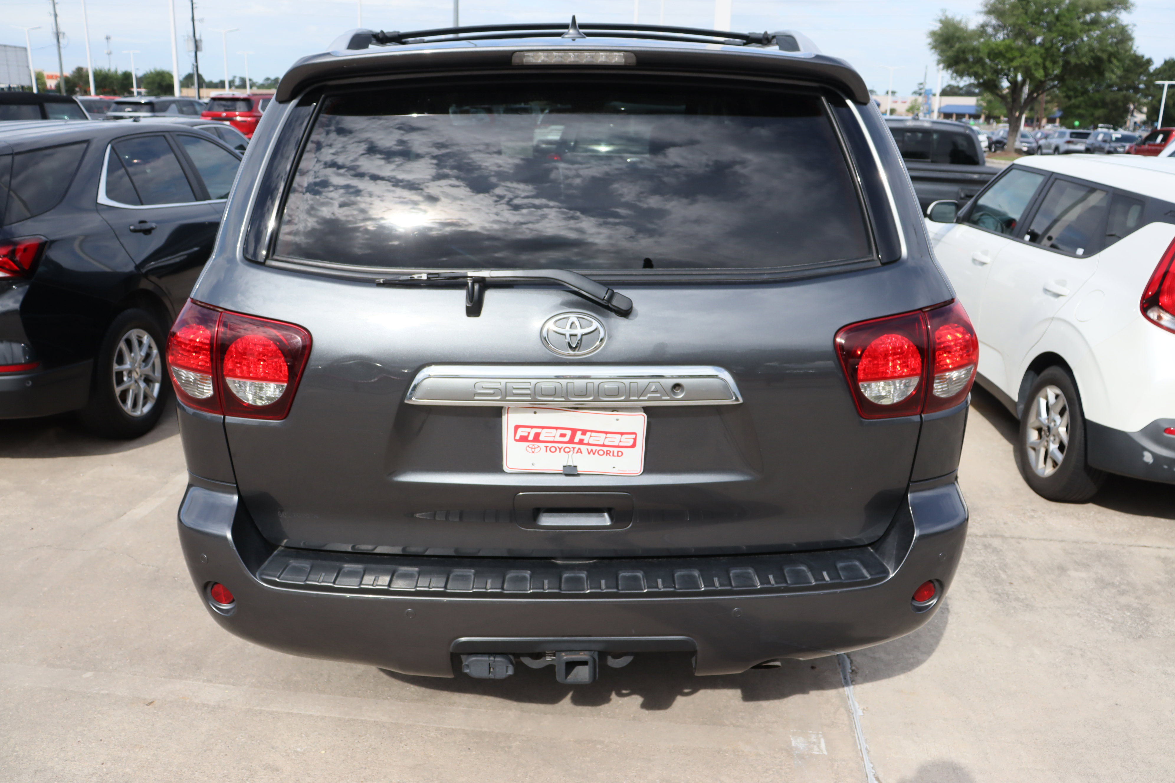 Used 2019 Toyota Sequoia Platinum image 9